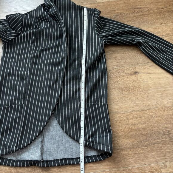Calliope Gray Striped Blazer - Size XS - Picture 5 of 6